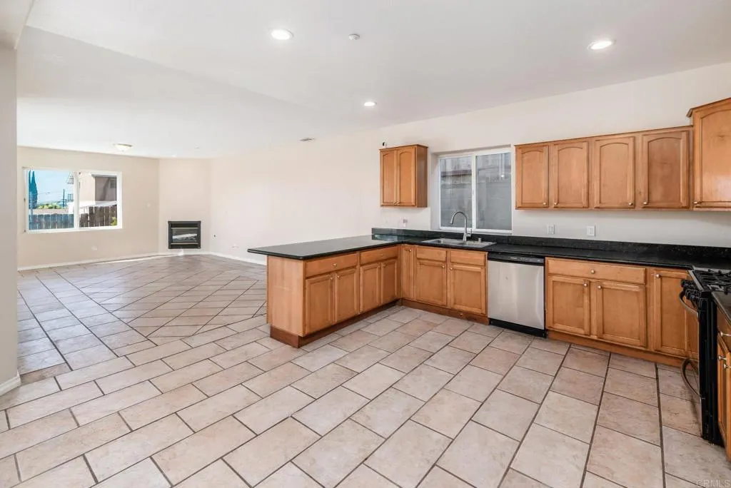 https://cdn.realtyfeed.com/cdn/127/306564561/50f2eb1202afa860d816d8a0d29e5da0.webp