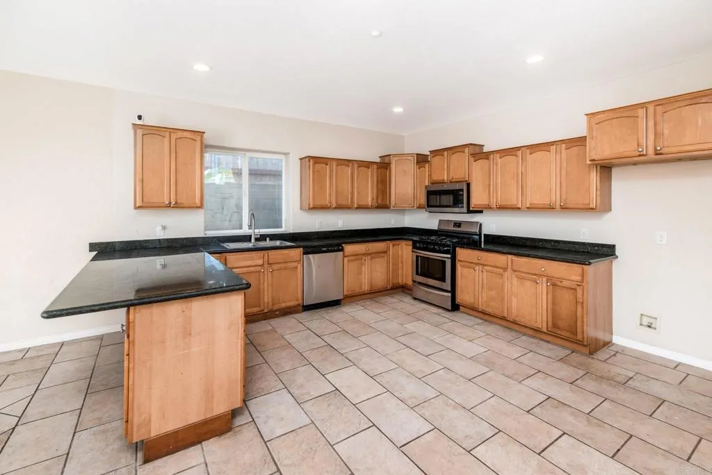 https://cdn.realtyfeed.com/cdn/127/306564561/684960d6b2229aded2b1a1030dc15b29.webp