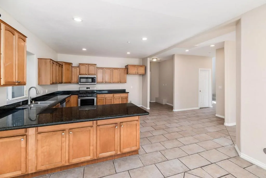 https://cdn.realtyfeed.com/cdn/127/306564561/9f6ed73a0cf01db9a31e46360f2c9bbd.webp