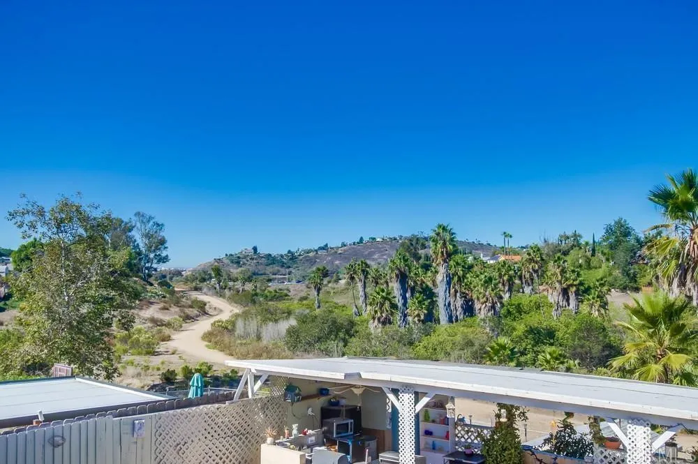 https://cdn.realtyfeed.com/cdn/127/306564572/908f7a16aaf5cf13fc3f3eaebabbf087.webp