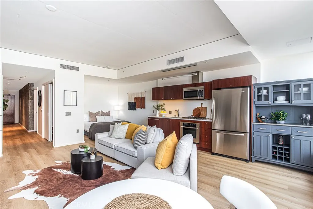 Los Angeles, CA 90015