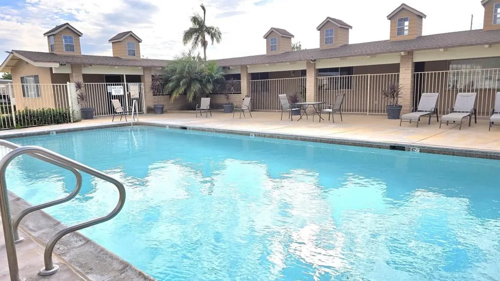 https://cdn.realtyfeed.com/cdn/127/306564589/18c6527faa71adcb1b16806f28525f35.webp