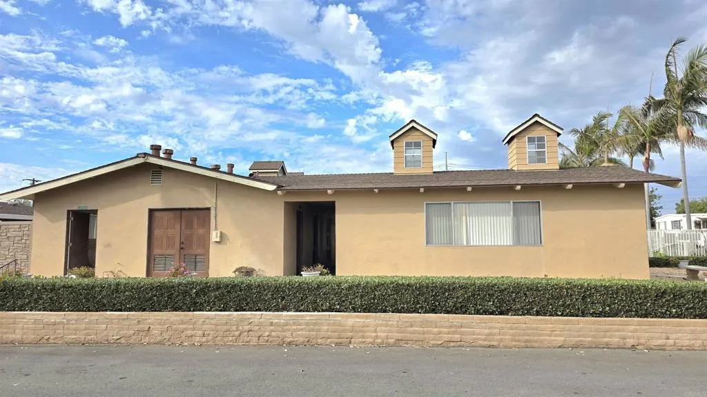 https://cdn.realtyfeed.com/cdn/127/306564589/aa6f9a0a51d04d48fba0580f3e900852.webp