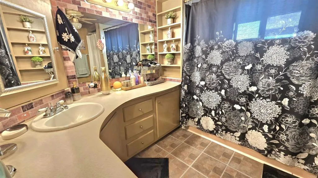 https://cdn.realtyfeed.com/cdn/127/306564589/ddbb5b9b0cc0be04cf2a63128c924c8e.webp