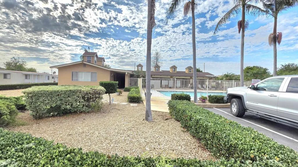 https://cdn.realtyfeed.com/cdn/127/306564589/eaad5f049a6807d822dfcfa5e5e2476f.webp