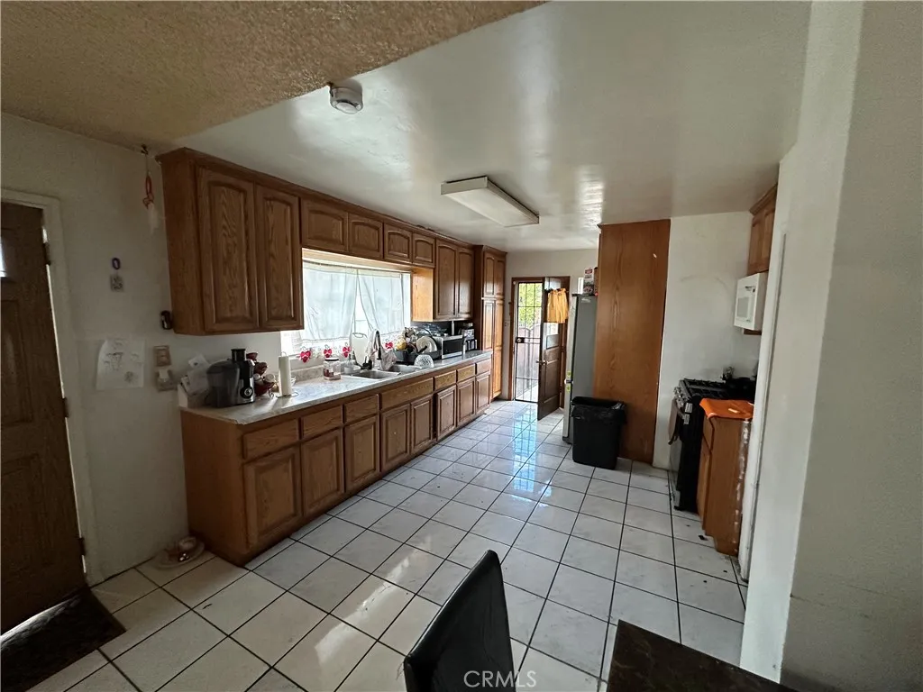 1612 E Stockton, Compton, CA 90221 - Photo 3 of 18, Compton, CA