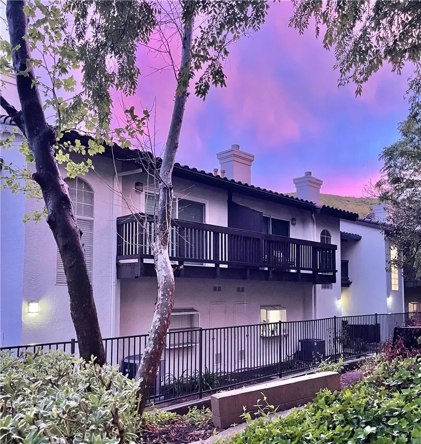 5473 Spanish Oak Lane Unit F, Oak Park, CA 91377