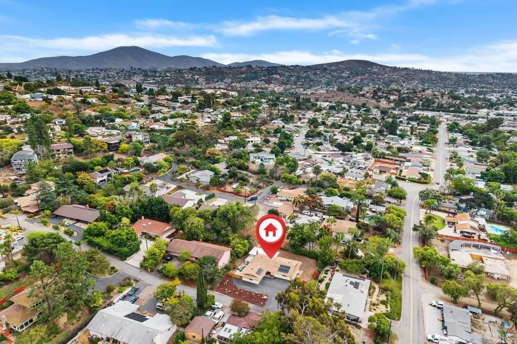 https://cdn.realtyfeed.com/cdn/127/306564687/4db20940f5c752542faf045927ae0a7b.webp