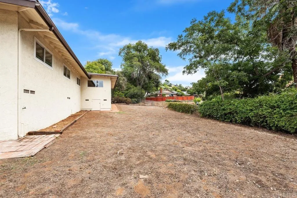 https://cdn.realtyfeed.com/cdn/127/306564687/558aba69759bc4c08706ba6ebd2e5495.webp