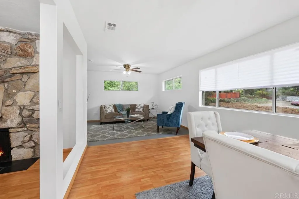 https://cdn.realtyfeed.com/cdn/127/306564687/822ec9ac92b7a24e00674db846e8d122.webp