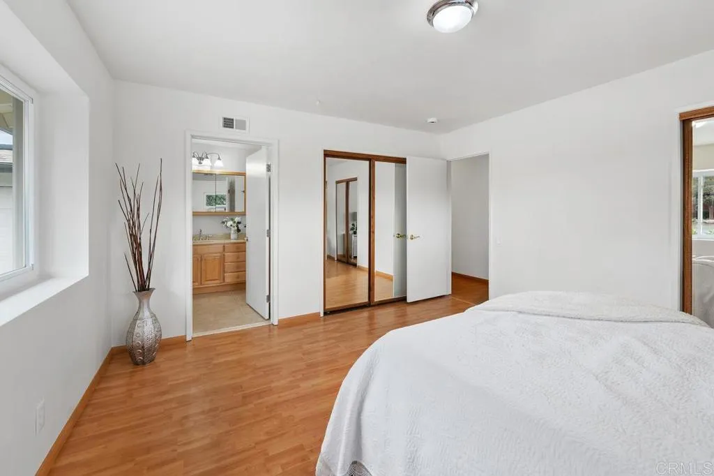 https://cdn.realtyfeed.com/cdn/127/306564687/e9e54e02ac2364b4e9a26352fa7704d2.webp