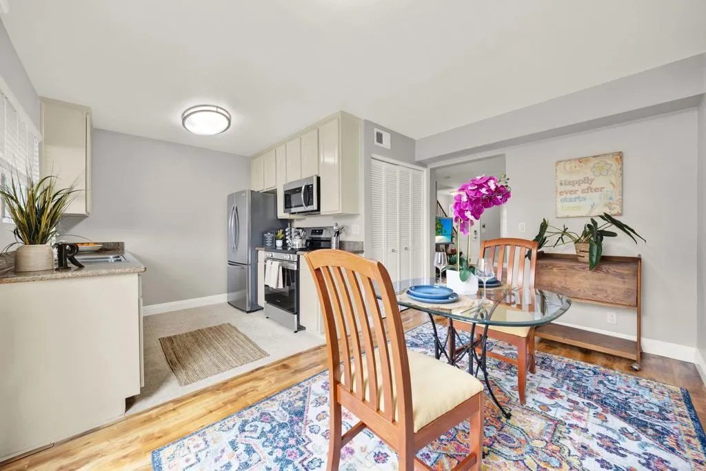 https://cdn.realtyfeed.com/cdn/127/306564747/40e8ee88561aa4e9bdae20ad6f8ad3e3.webp