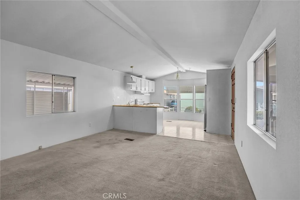 https://cdn.realtyfeed.com/cdn/127/306564832/6734bbda79f182b01572476cd7226d0a.webp