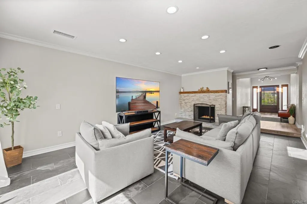https://cdn.realtyfeed.com/cdn/127/306564959/20e915944d8ce6f1e1a71973a0238e7c.webp