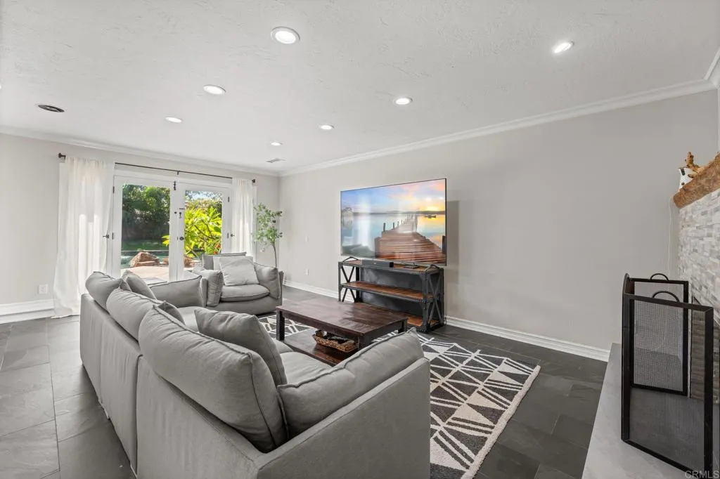 https://cdn.realtyfeed.com/cdn/127/306564959/51df476dc0c9b302a49b2f8e620801cb.webp
