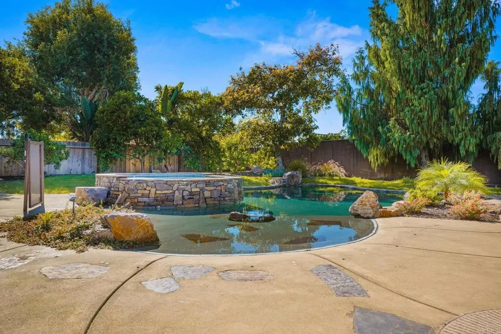 https://cdn.realtyfeed.com/cdn/127/306564959/dc28d4c09b8ad08fafbfe6514058725a.webp