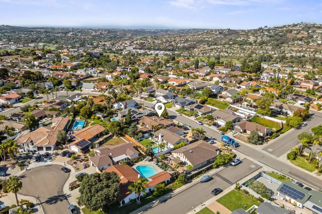 https://cdn.realtyfeed.com/cdn/127/306564959/ebb9f0df979a952ed6ac456202c6682e.webp