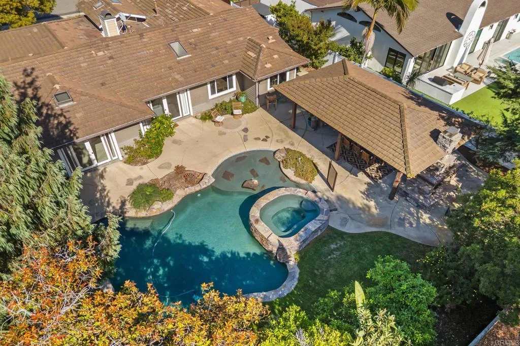 https://cdn.realtyfeed.com/cdn/127/306564959/f3fd954d0dafe8179d5e173f77175b97.webp