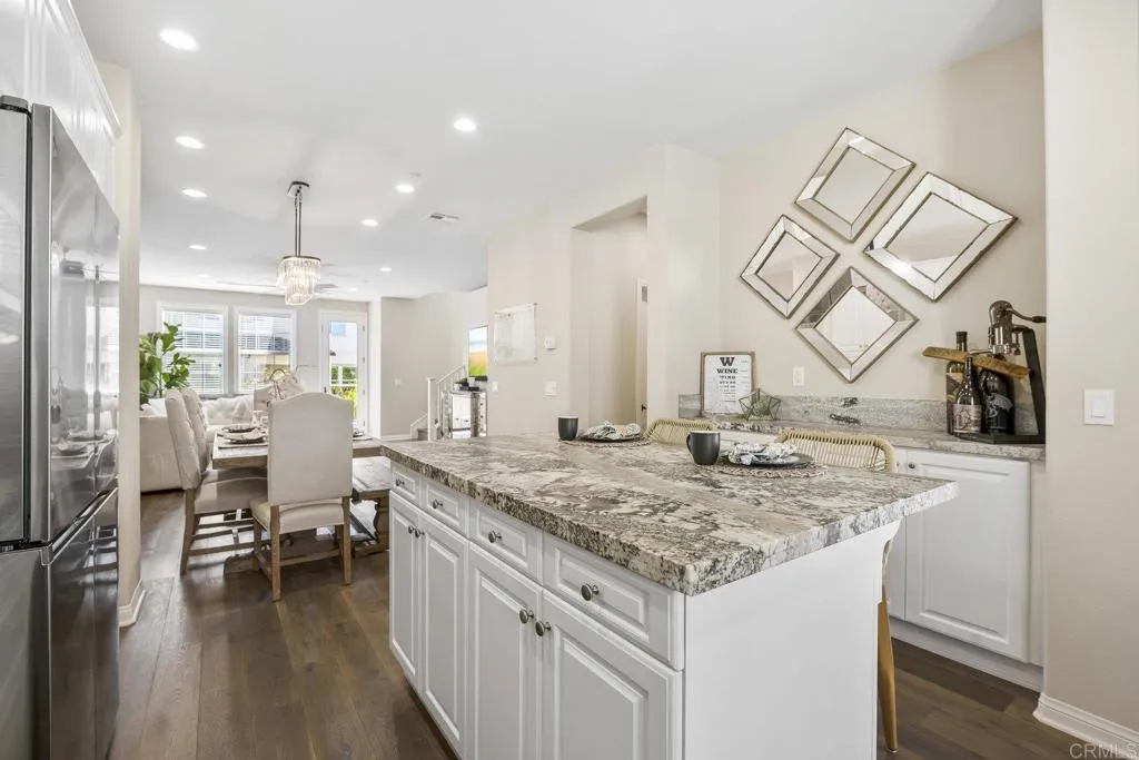 https://cdn.realtyfeed.com/cdn/127/306564970/49e3e7b4e669d7520f9b4ad406723c07.webp