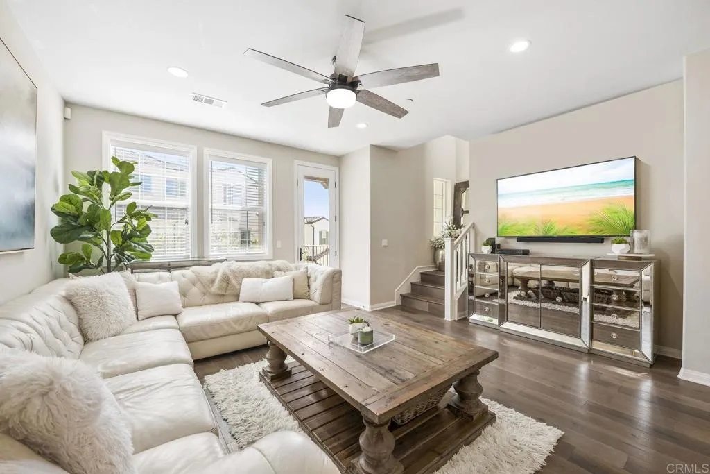 https://cdn.realtyfeed.com/cdn/127/306564970/8c59679a6114b2b5a9b57a4ada235ddc.webp