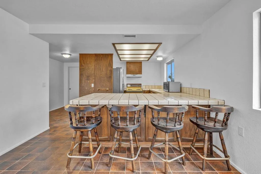 https://cdn.realtyfeed.com/cdn/127/306564990/1356d9a25a9d332573de1479876083d7.webp