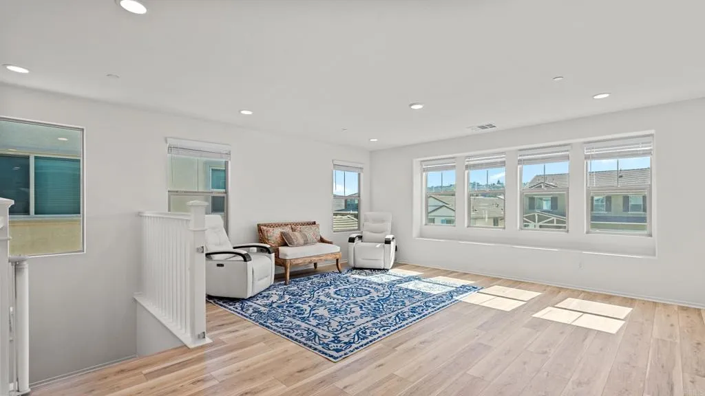 https://cdn.realtyfeed.com/cdn/127/306564994/b4e1d179b9525d583b6ec20cdd7ff039.webp