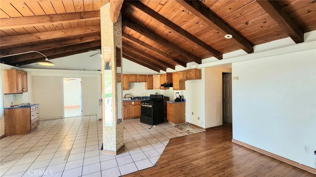 https://cdn.realtyfeed.com/cdn/127/306565005/369c3a69d8f73a84992bdc908c46282b.webp