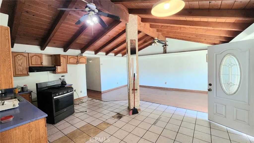 https://cdn.realtyfeed.com/cdn/127/306565005/451da9d47fde27a6b5f91b640f4e72a3.webp