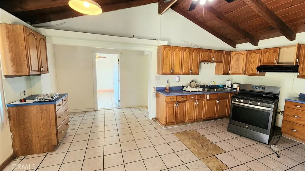 https://cdn.realtyfeed.com/cdn/127/306565005/868b623eb8f5264a809f72b4bb54fcd8.webp