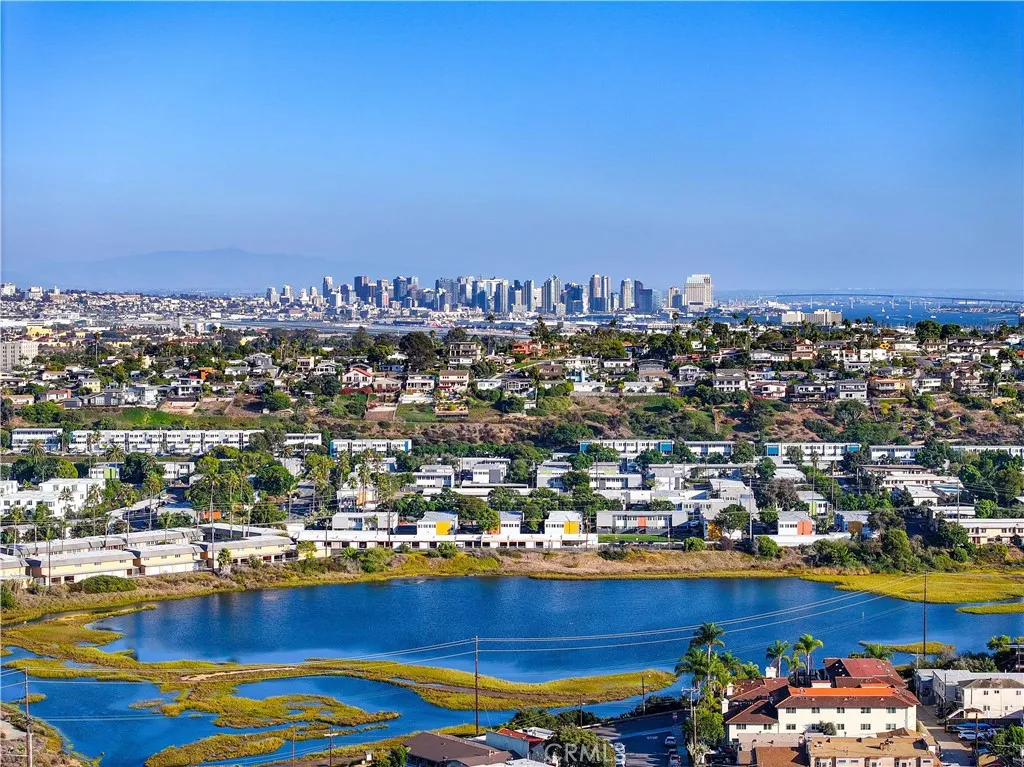 https://cdn.realtyfeed.com/cdn/127/306565008/b3d28b2b4c2f91581bfdab978dd7f840.webp