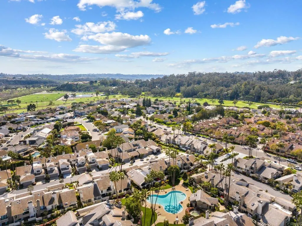 https://cdn.realtyfeed.com/cdn/127/306565024/baa055f7966f09e4232cc1e3efe27c0c.webp