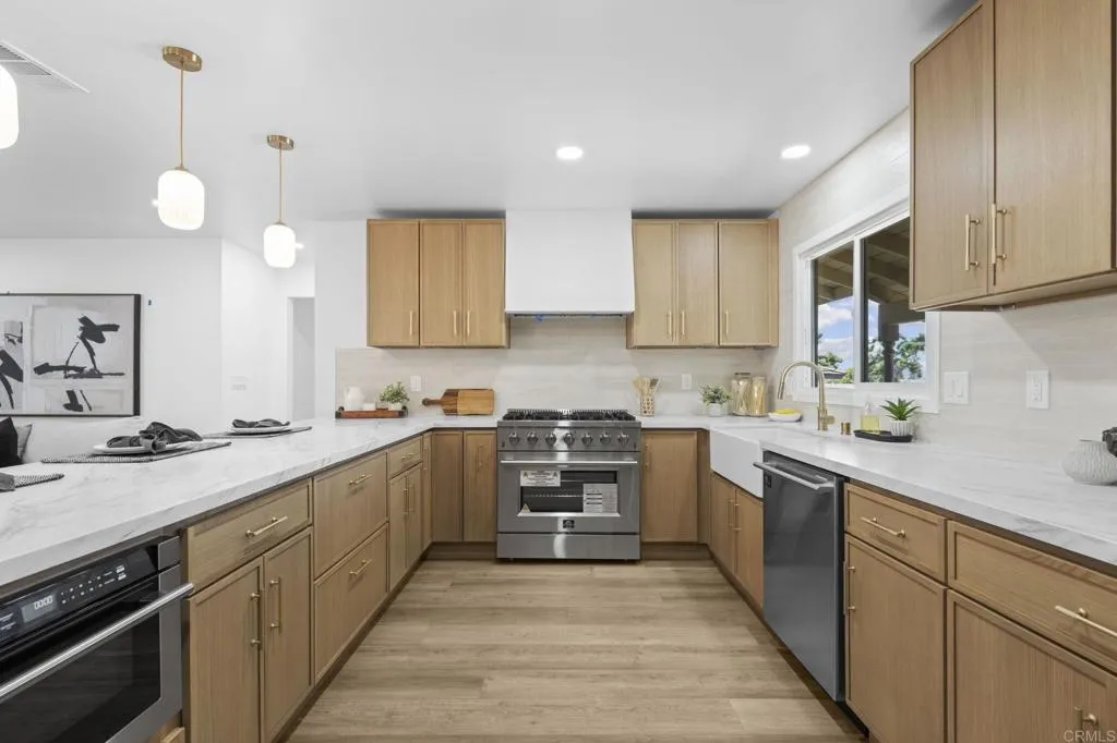 https://cdn.realtyfeed.com/cdn/127/306565102/87920a02c5cb3b828c1956c22dcf3ff2.webp