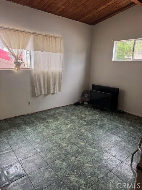 https://cdn.realtyfeed.com/cdn/127/306565105/ebc468d9ee61161c3f25b5059a91b5b8.webp