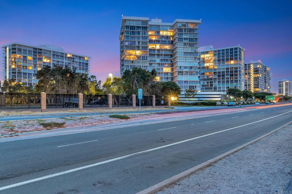 https://cdn.realtyfeed.com/cdn/127/306565127/b2e4307216b54aa1fae1d3e3aff5f859.webp