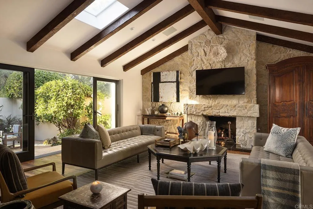 https://cdn.realtyfeed.com/cdn/127/306565169/d27f63d5b66833d5a707e274babd2a80.webp