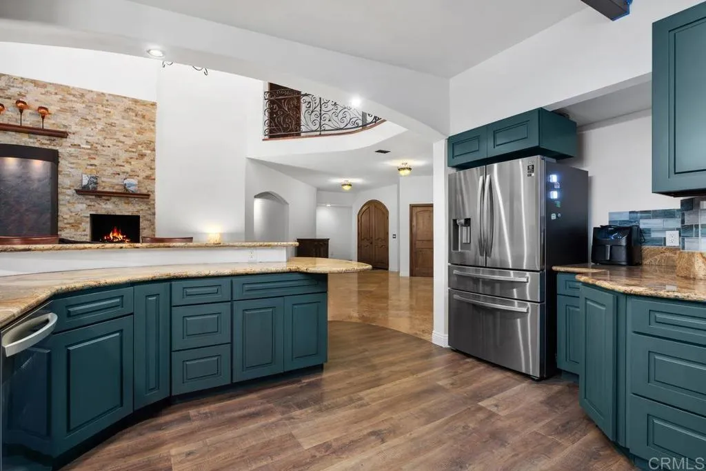 https://cdn.realtyfeed.com/cdn/127/306565297/0cfc265c5e6a4c87d7b9cc602cb757db.webp