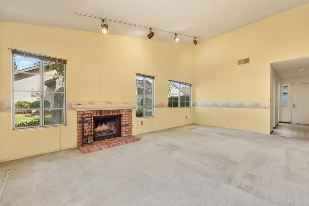 https://cdn.realtyfeed.com/cdn/127/306565440/97d67210078dd5b5a46e2d115bbaba85.webp