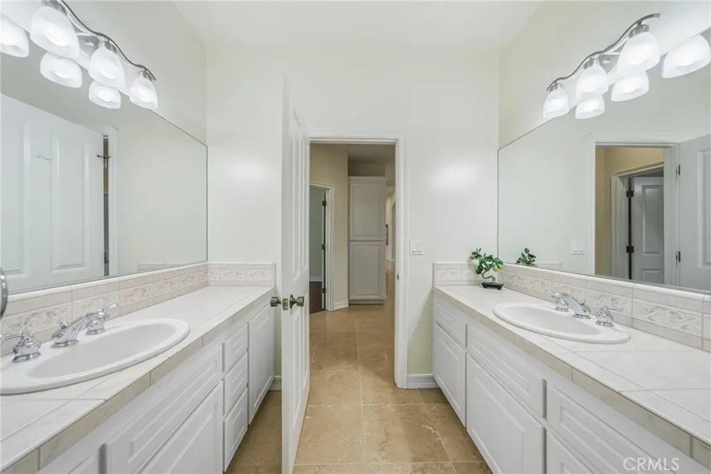 https://cdn.realtyfeed.com/cdn/127/306565443/0a7c99afc0d2a59fd963299f14f1333d.webp
