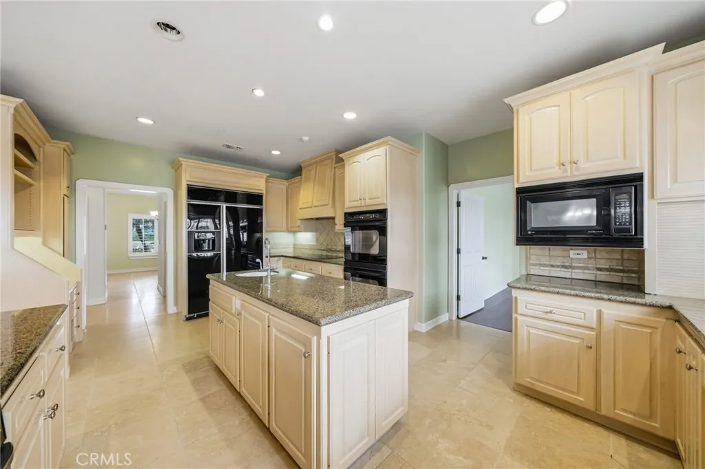 https://cdn.realtyfeed.com/cdn/127/306565443/0e80f57acf9c7f8ed3d3d4f305b39f08.webp