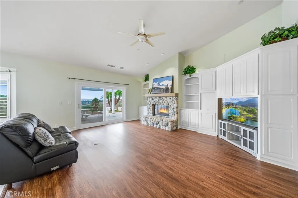 https://cdn.realtyfeed.com/cdn/127/306565443/1d67400735baa1ca188949d9eb0e9e6f.webp