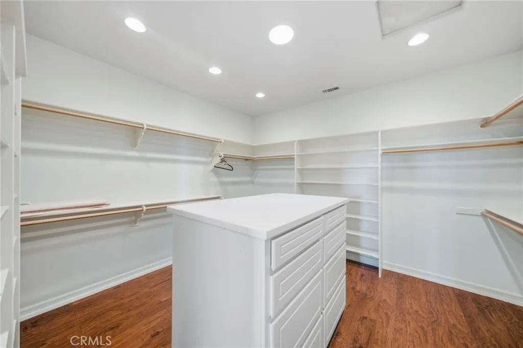 https://cdn.realtyfeed.com/cdn/127/306565443/2c1f2d4597e3eb1130ebdf36d7299726.webp