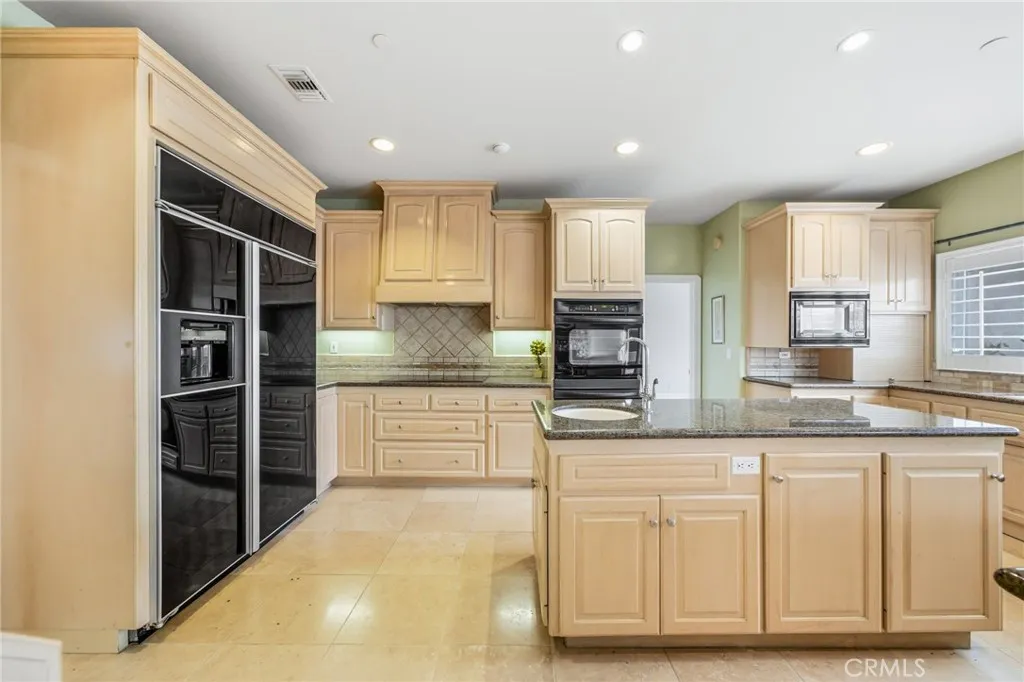 https://cdn.realtyfeed.com/cdn/127/306565443/9f6d6bd1cddec2acf5a66049132cbf1e.webp