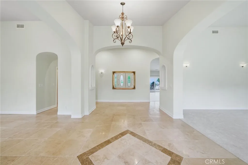 https://cdn.realtyfeed.com/cdn/127/306565443/a59495d523c0c7613fd0b855a5a0e6de.webp