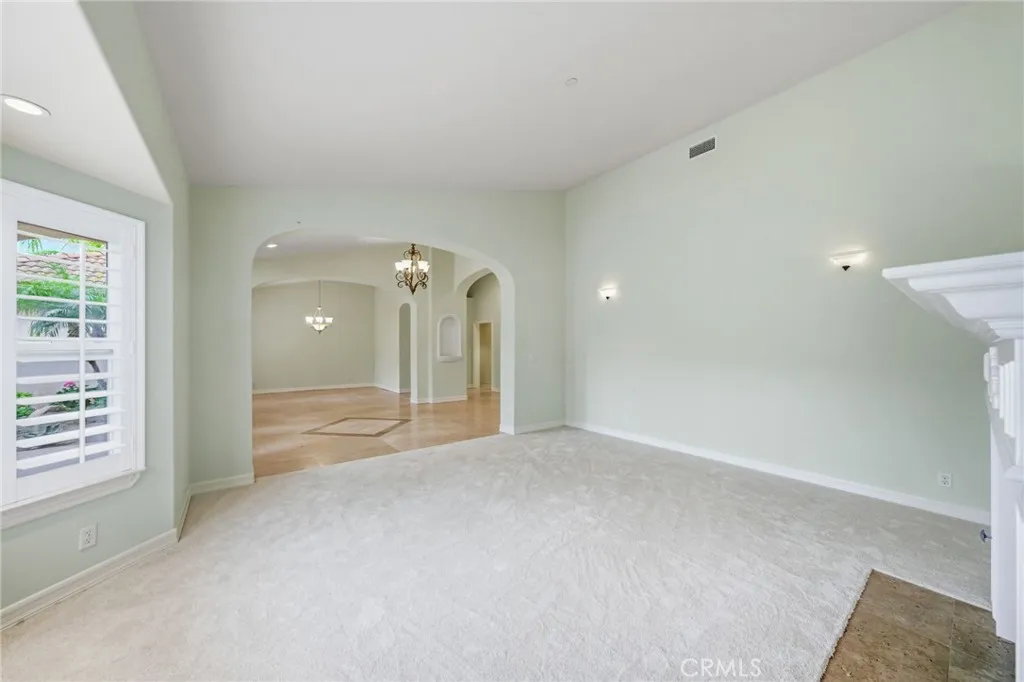 https://cdn.realtyfeed.com/cdn/127/306565443/f17e30b283baea7399c97059d5f6247f.webp