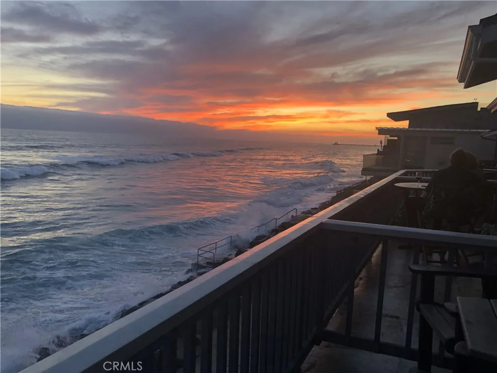 MLS: IG25238835 Condo For Sale