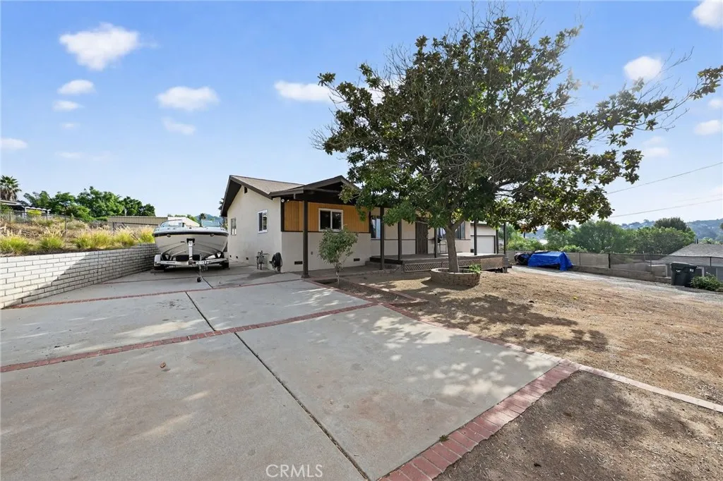 https://cdn.realtyfeed.com/cdn/127/306565556/33054a7a8f72433f758788f0b633dacb.webp