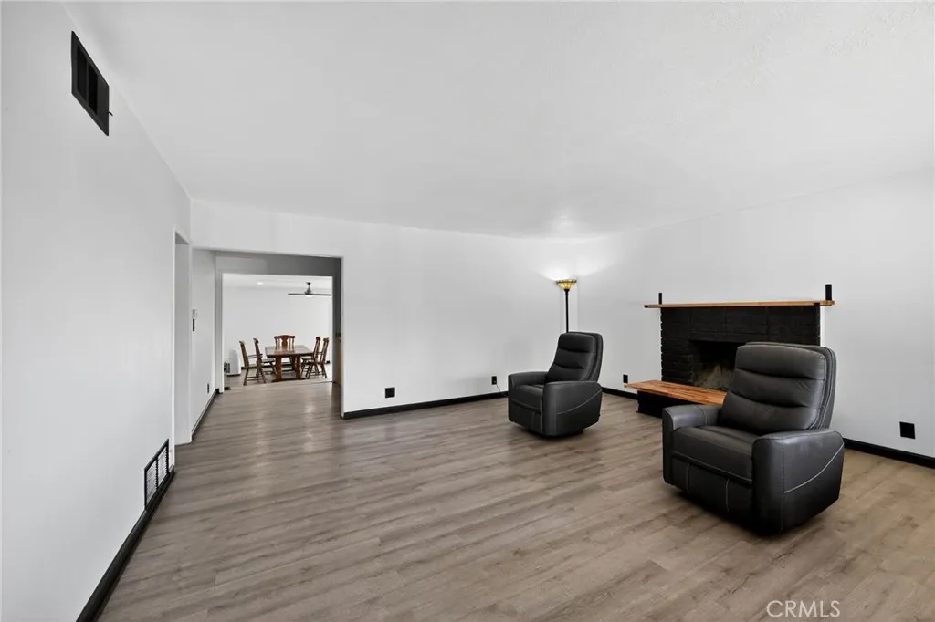 https://cdn.realtyfeed.com/cdn/127/306565556/86ebee50a57a15b3c7d0a4de4aa977aa.webp