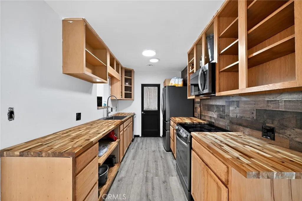 https://cdn.realtyfeed.com/cdn/127/306565556/df81e0cfdb5ab7227b44e89d5a8b48fb.webp