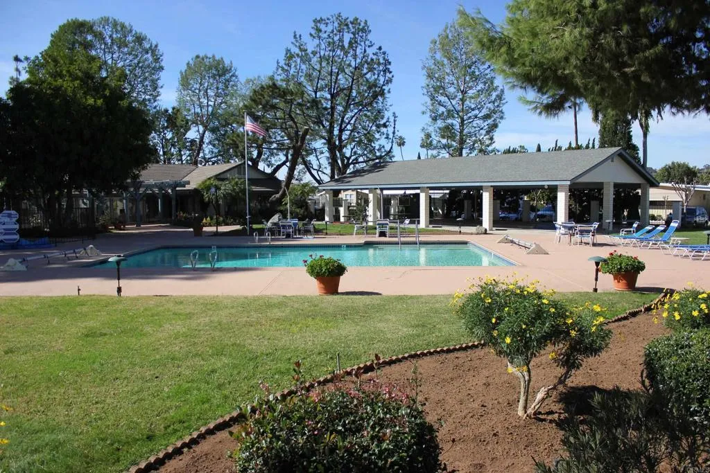 https://cdn.realtyfeed.com/cdn/127/306565667/8dc71d7d3bf4678f8dd2c602e5348b37.webp