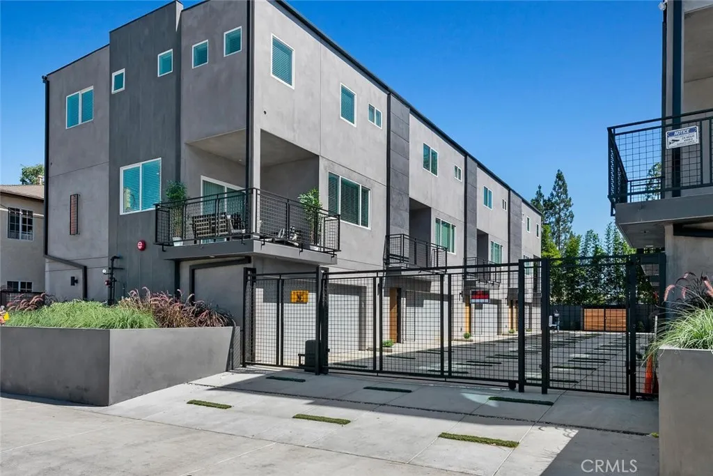 Valley Glen, CA 91405